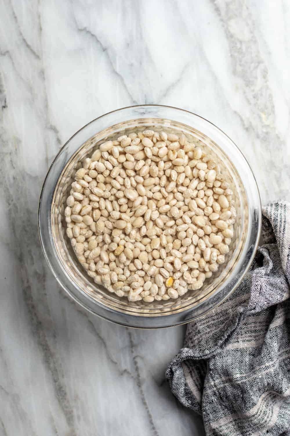 EASY WHITE BEAN CHICKEN CHILI