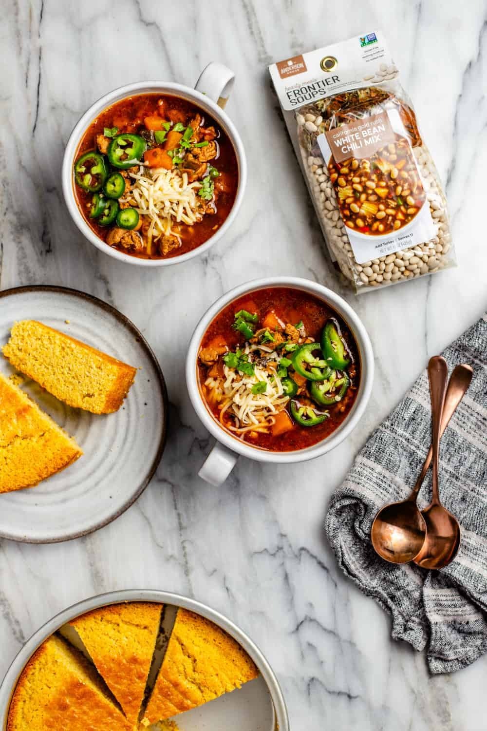 EASY WHITE BEAN CHICKEN CHILI
