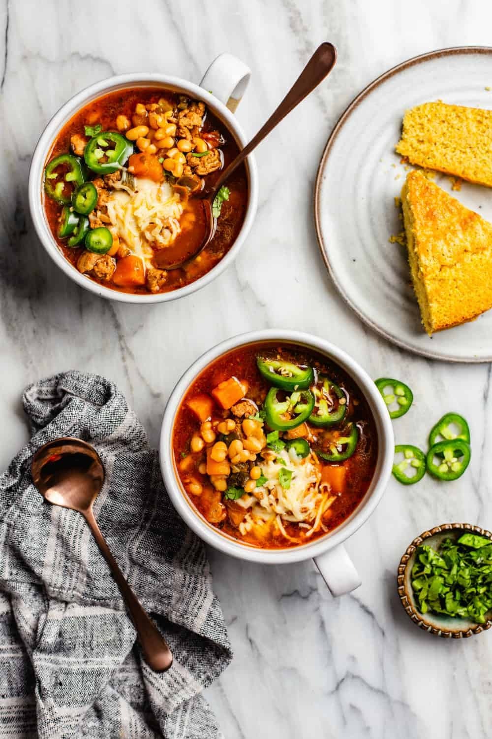 EASY WHITE BEAN CHICKEN CHILI