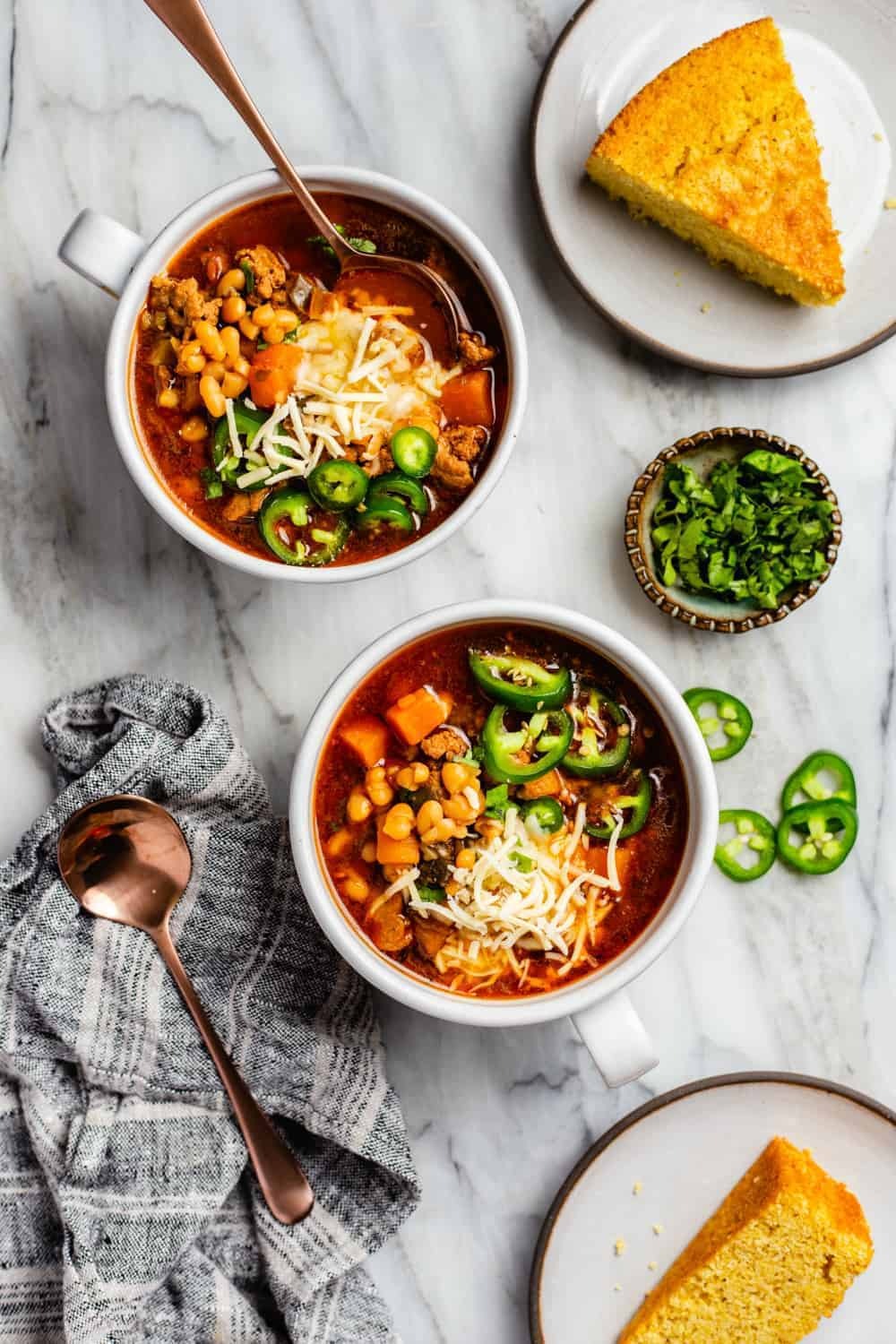 EASY WHITE BEAN CHICKEN CHILI